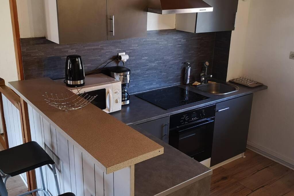 Duplex Au Centre Ville, Dans Cour Interieure Calme โดล ภายนอก รูปภาพ